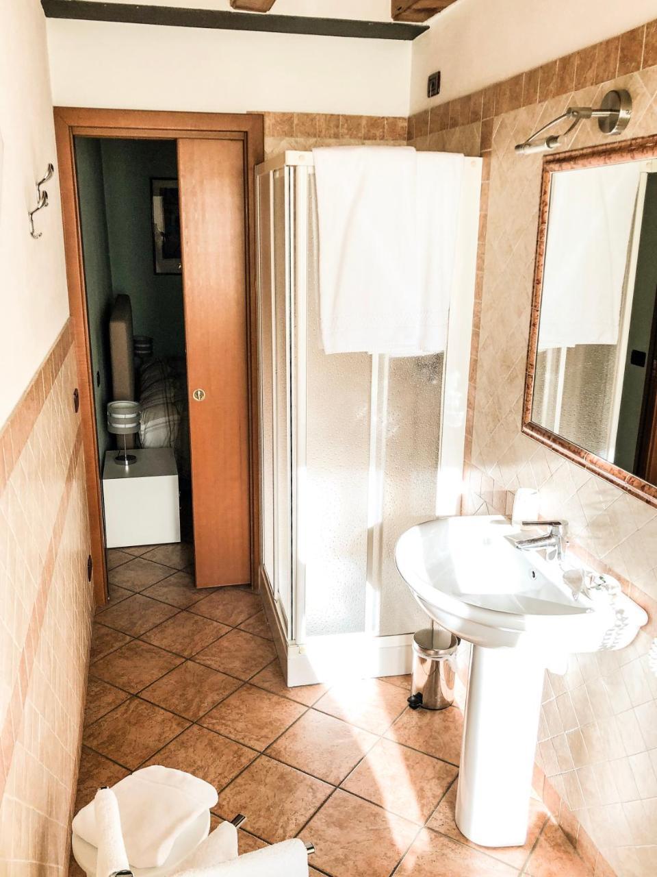 Hotel Le Finestre Su Borghetto Valeggio sul Mincio Esterno foto
