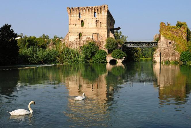 Hotel Le Finestre Su Borghetto Valeggio sul Mincio Esterno foto