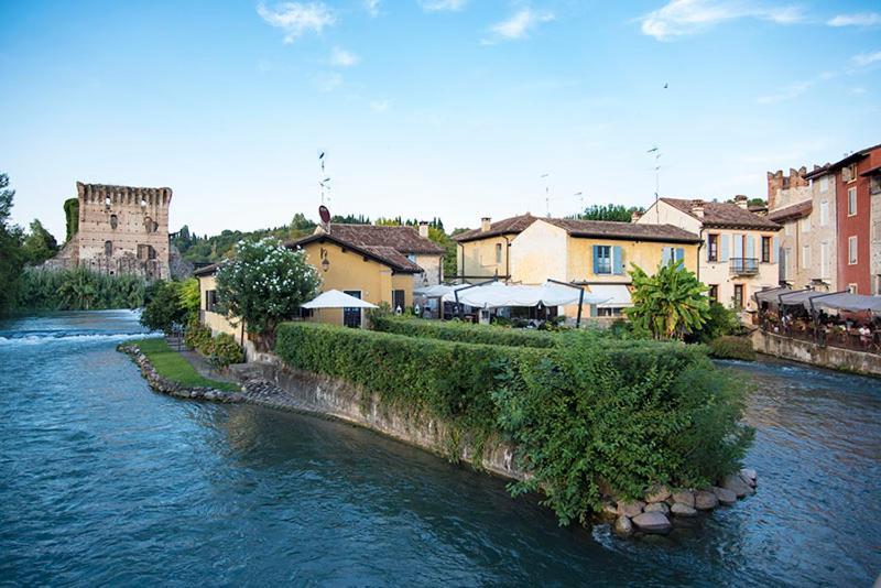 Hotel Le Finestre Su Borghetto Valeggio sul Mincio Esterno foto