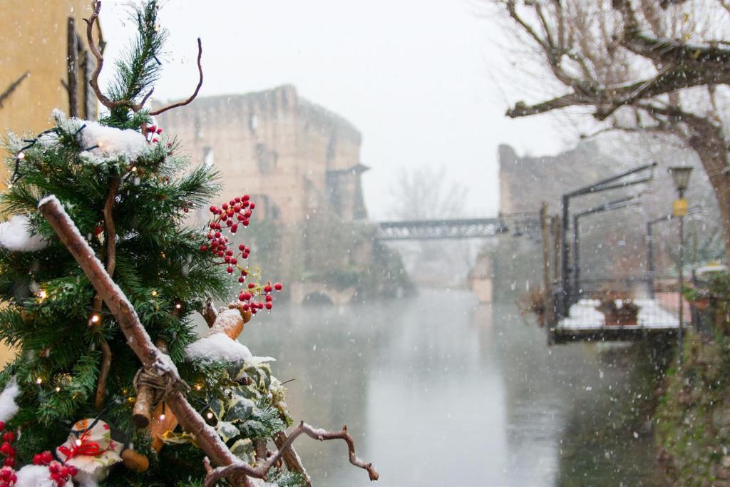 Hotel Le Finestre Su Borghetto Valeggio sul Mincio Esterno foto
